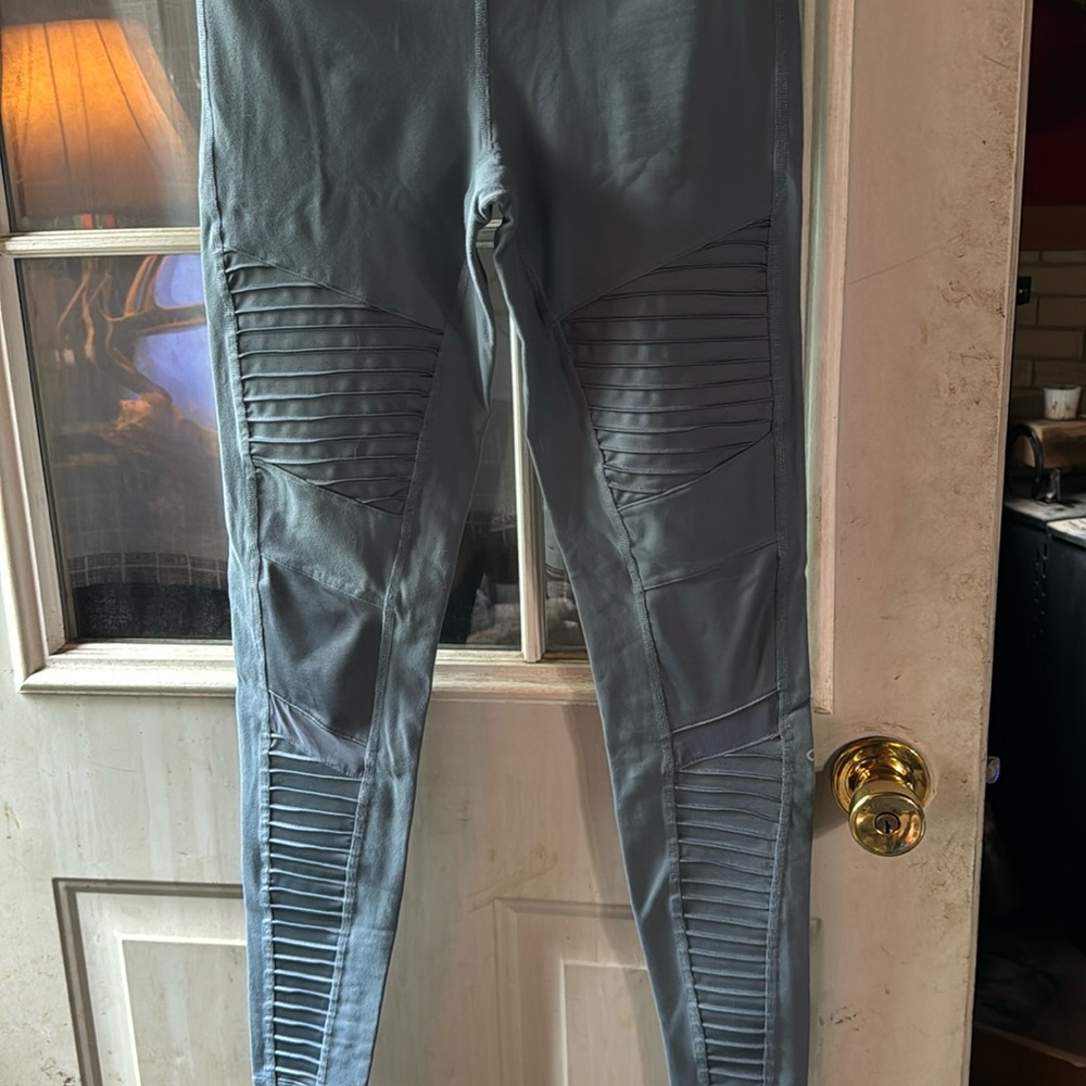 Alo moto leggings pretty bluish grey